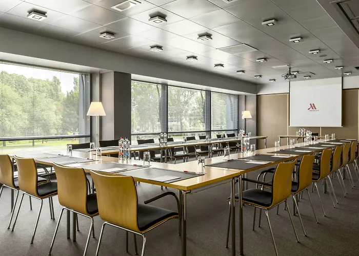 Отель Marriott 4*